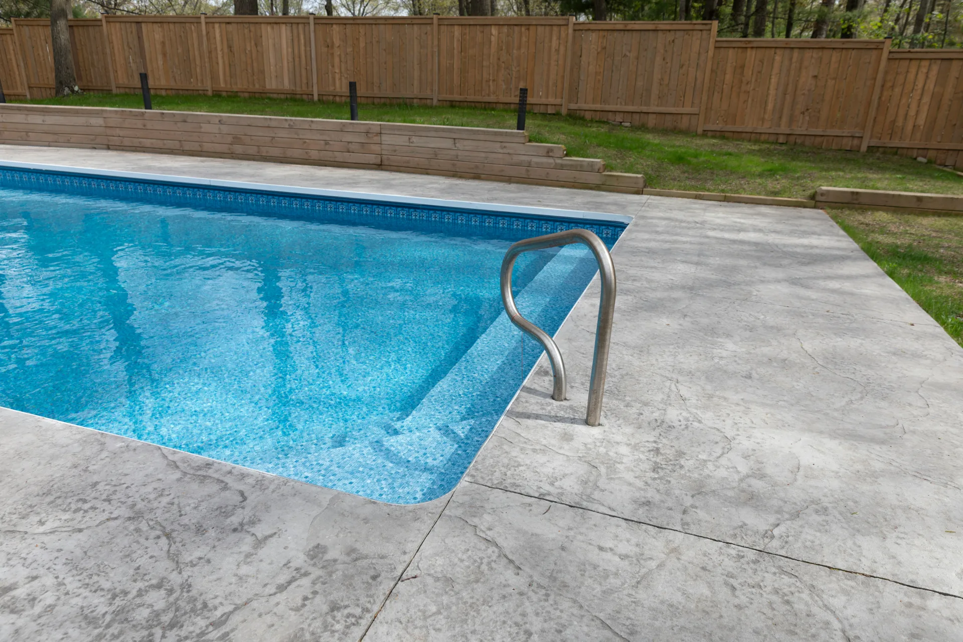 stamped concrete pool deck in a slate pattern in Detroit